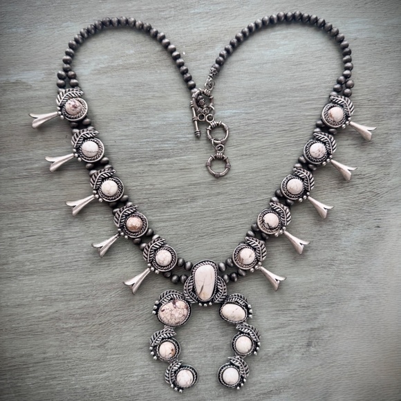 White Howlite Squash Blossom Necklace in Southwestern Navajo Style - Picture 1 of 8